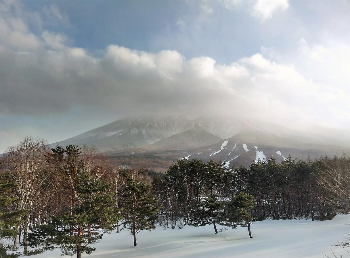 โรงแรมฮะชิมันไต ไรซิ่ง ซัน Hachimantai  ภายนอก รูปภาพ